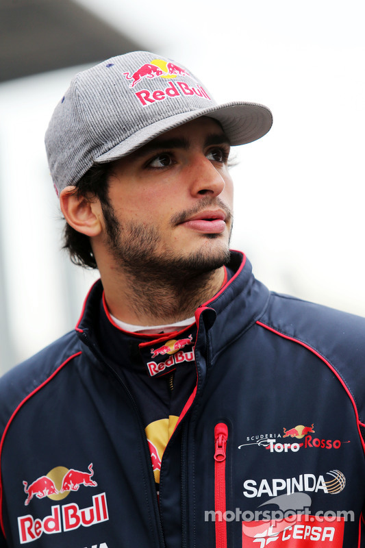 关于红牛二队力克威廉姆斯，塞恩斯高光表现的信息