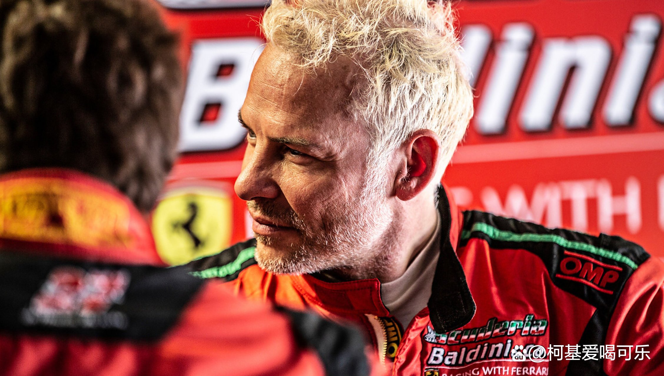 迈凯伦逆转红牛车队，佩雷兹带队取胜