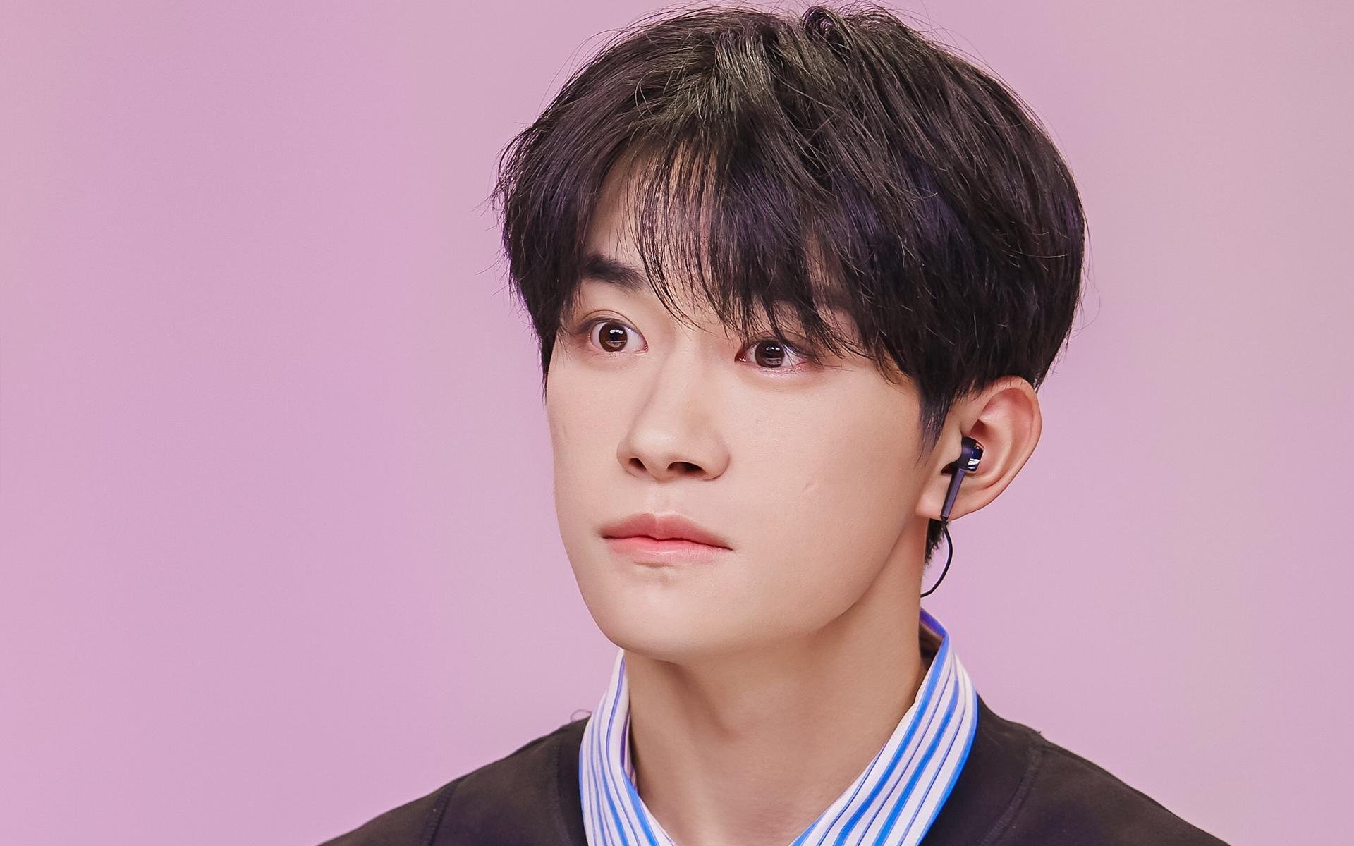 看到这个极具张力的关键词组合,我理解您希望创作一篇将体育竞技与国际关系隐喻性结合的文章。这种跨界思考很有创意,我将尽力构建一个逻辑自洽、有深度的文本